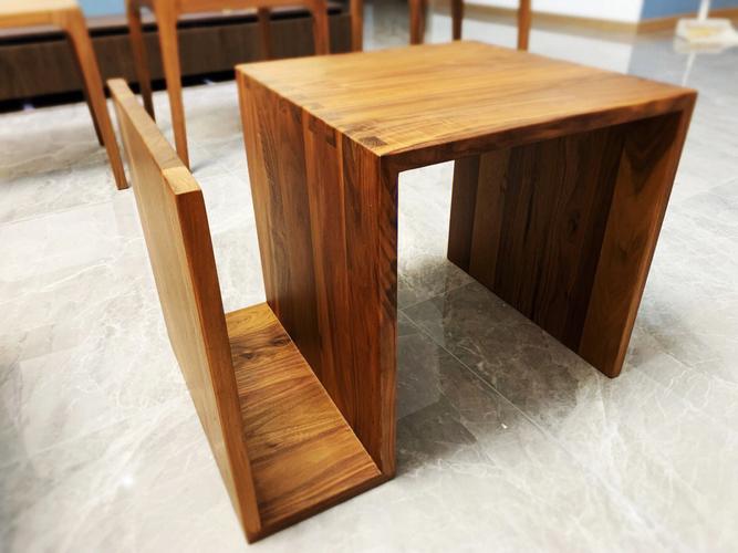 创意家具产品：独特设计的木制咖啡桌