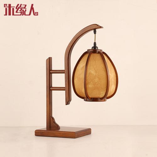 创意家具：复古风格的木制艺术灯台