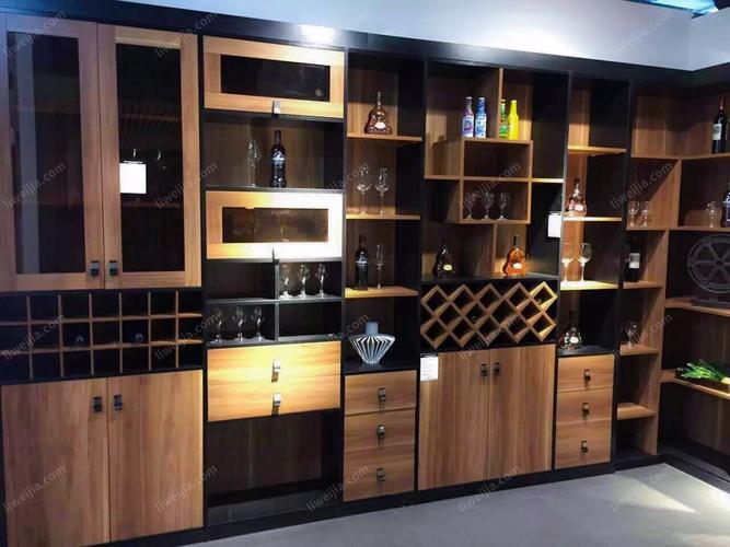 创新家具产品——时尚木制酒柜