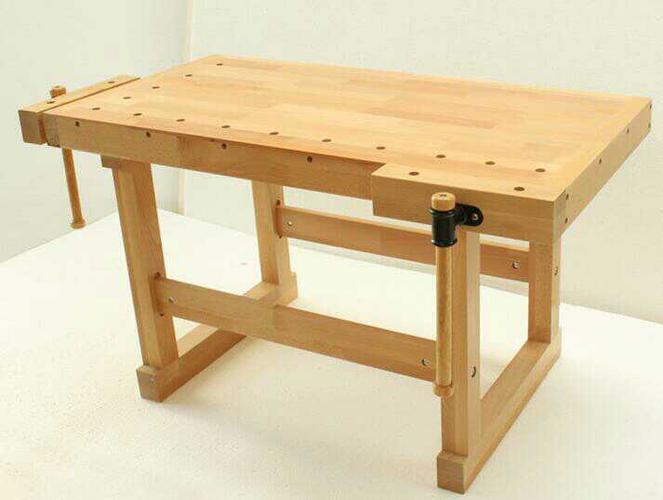 创新家具产品：魔法木工桌