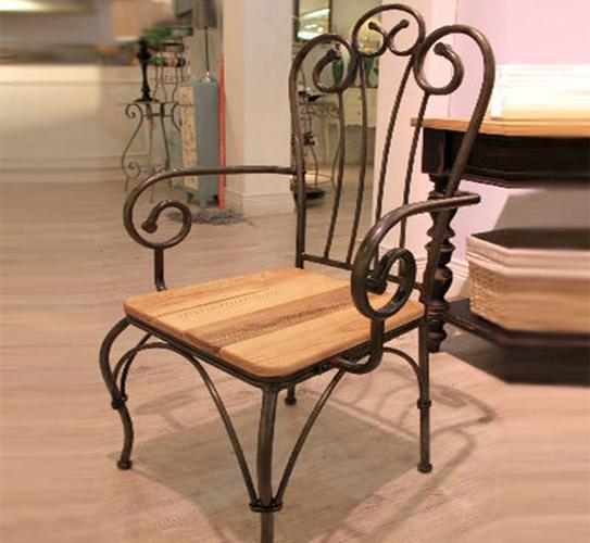创新家具之美：木艺、铁艺、玻璃、工艺品共舞