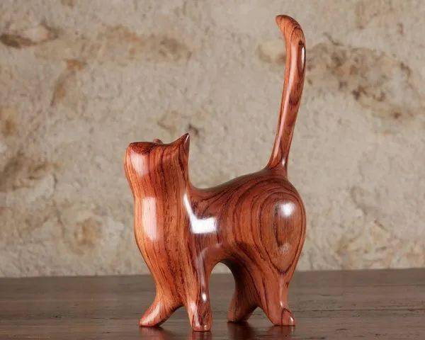 迷人的木制手工艺品：打造独一无二的艺术之美