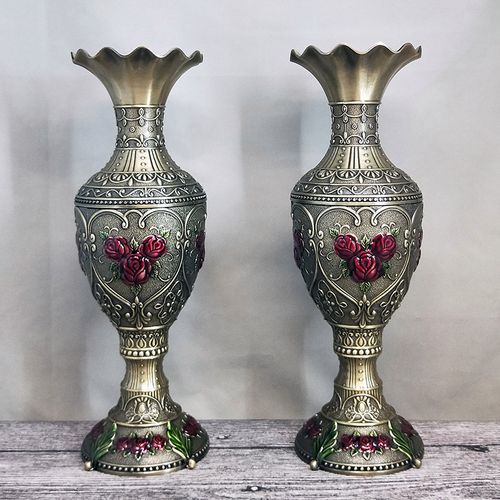迷人的手工艺品——精美铁艺珐琅花瓶