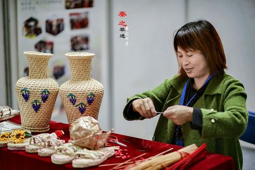 手工艺品：传承古老工艺，展现精湛技艺