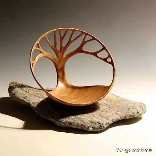 精美木制手工艺品：细腻传统与现代设计的完美结合
