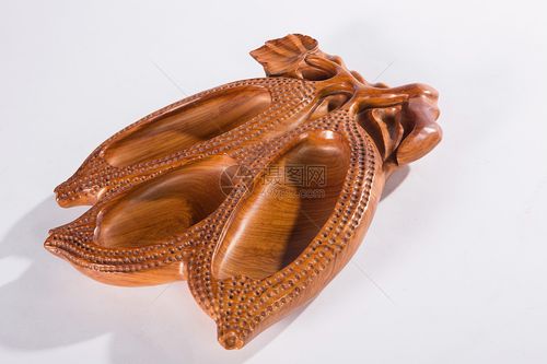 木制工艺品：给生活添加自然之美