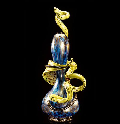 流光溢彩：炫动之美的玻璃工艺品