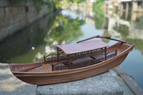 迷人的小木船模型——展示细腻与艺术的结晶