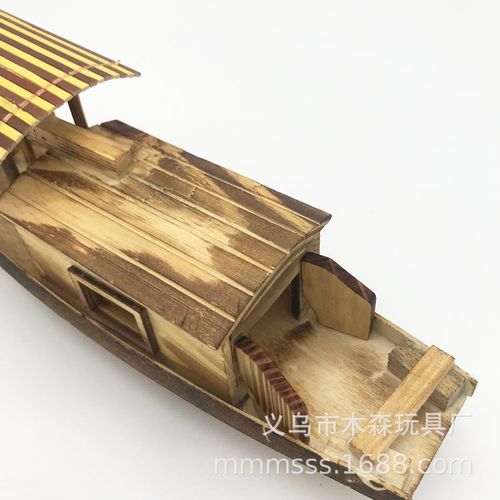 迷人的小木船模型——展示细腻与艺术的结晶
