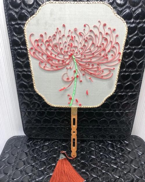 美丽与实用的艺术融合——手工艺品
