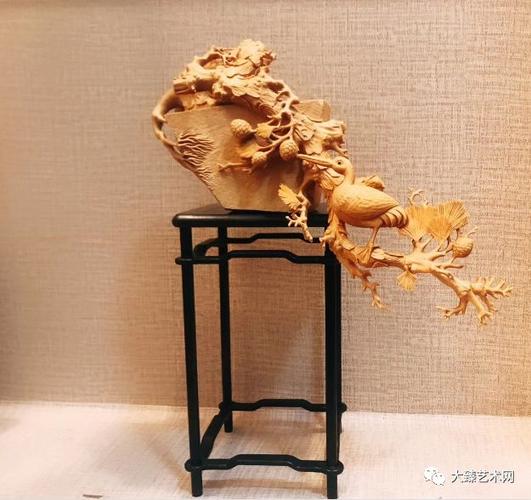 纯手工木制艺术品：传承自然之美的工艺创作