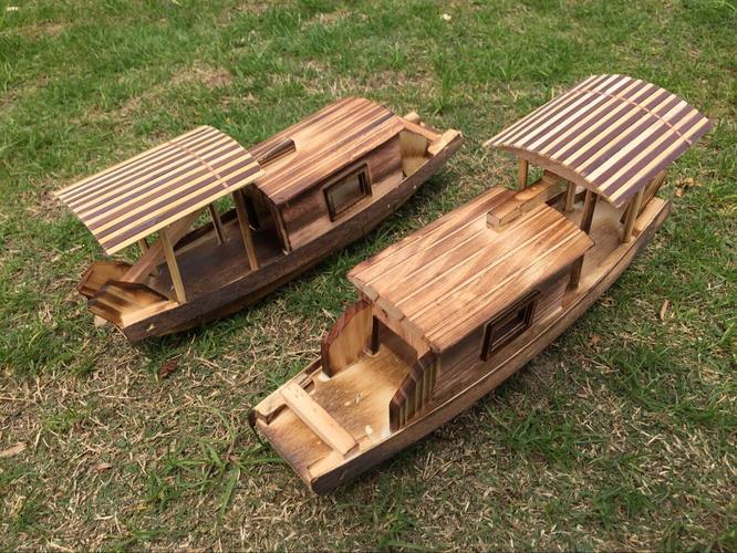 探索古朴魅力：手工制作的木质工艺品