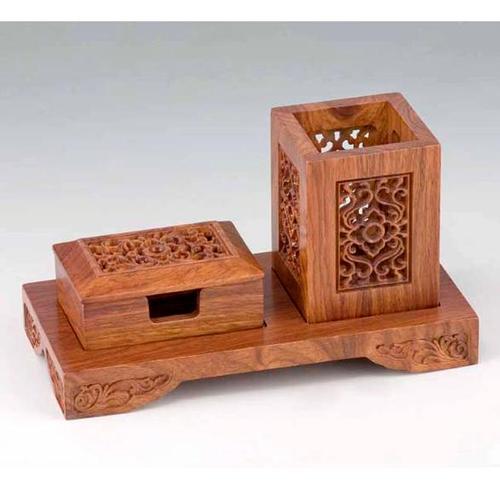 探索古朴魅力：手工制作的木质工艺品