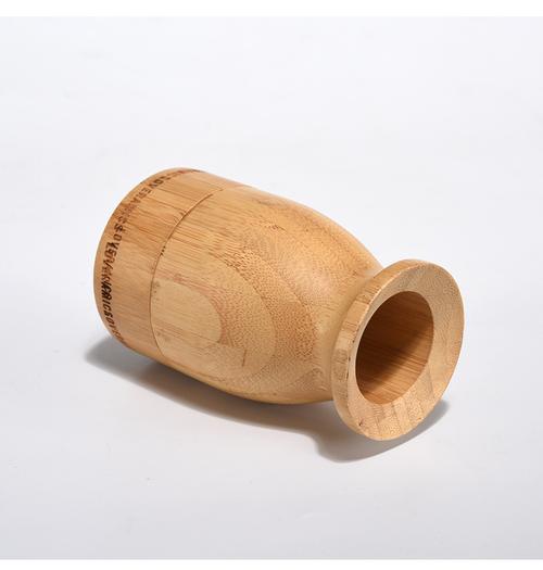 探索古朴魅力：手工制作的木质工艺品