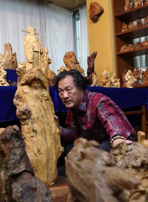 迷人的木制工艺品：天然之美从指尖流淌