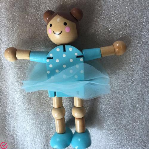 舞动的木偶：精美手工木艺品展示