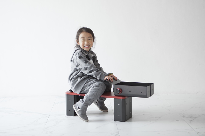 韩国公司设计出一套可拼插的玩具家具 TONITURE